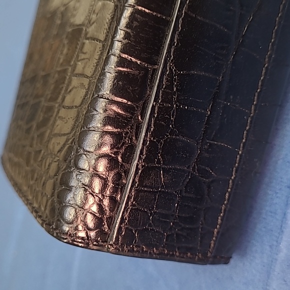 Vegan Leather Vintage Shiny Textured Box Bag - Picture 7 of 13